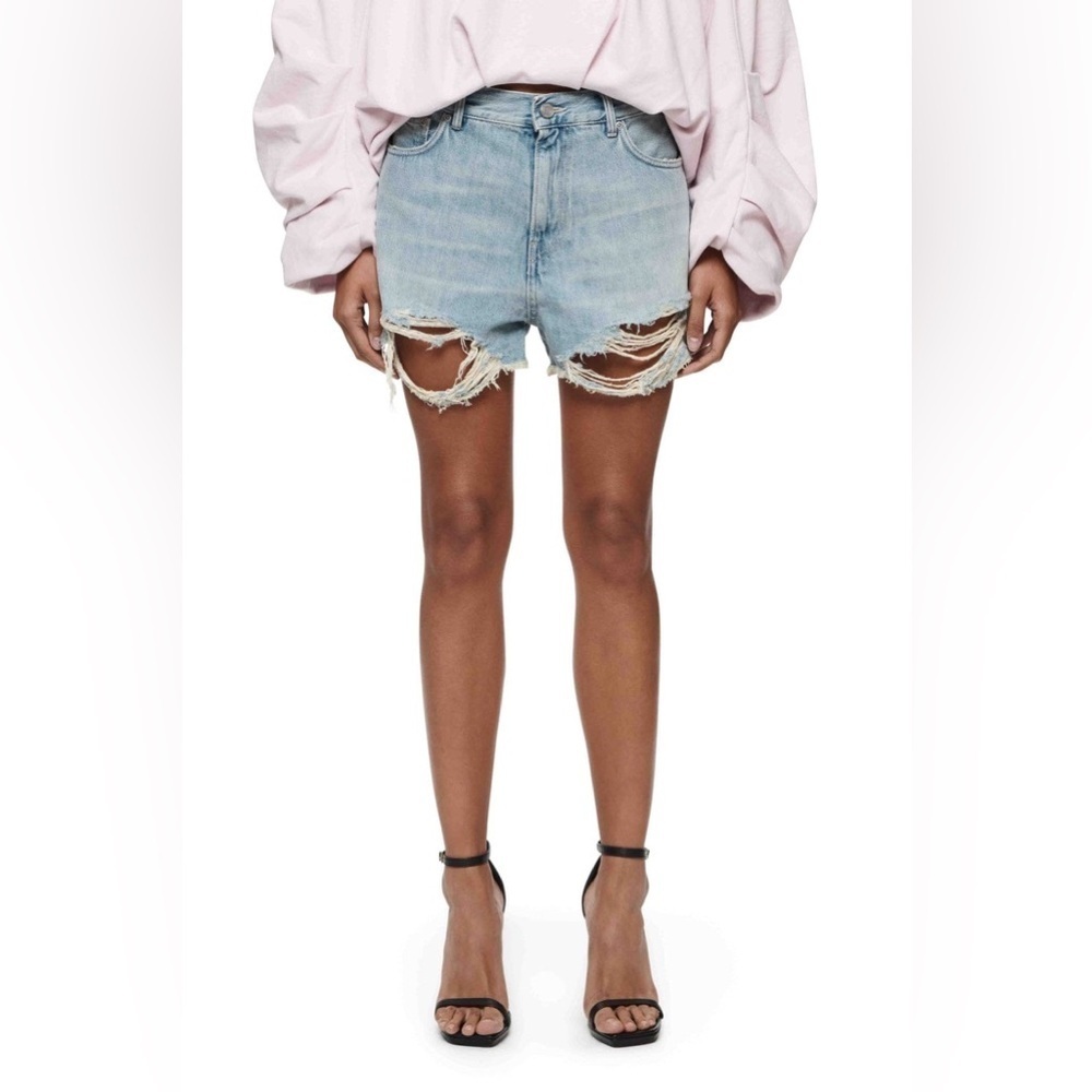 Missguided + Blue Jean Shorts Distressed Frayed Hem